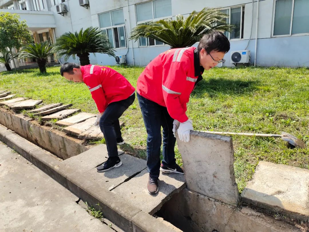 化機公司組織全員開展義務(wù)勞動(圖4) 化機公司組織全員開展義務(wù)勞動(圖4)