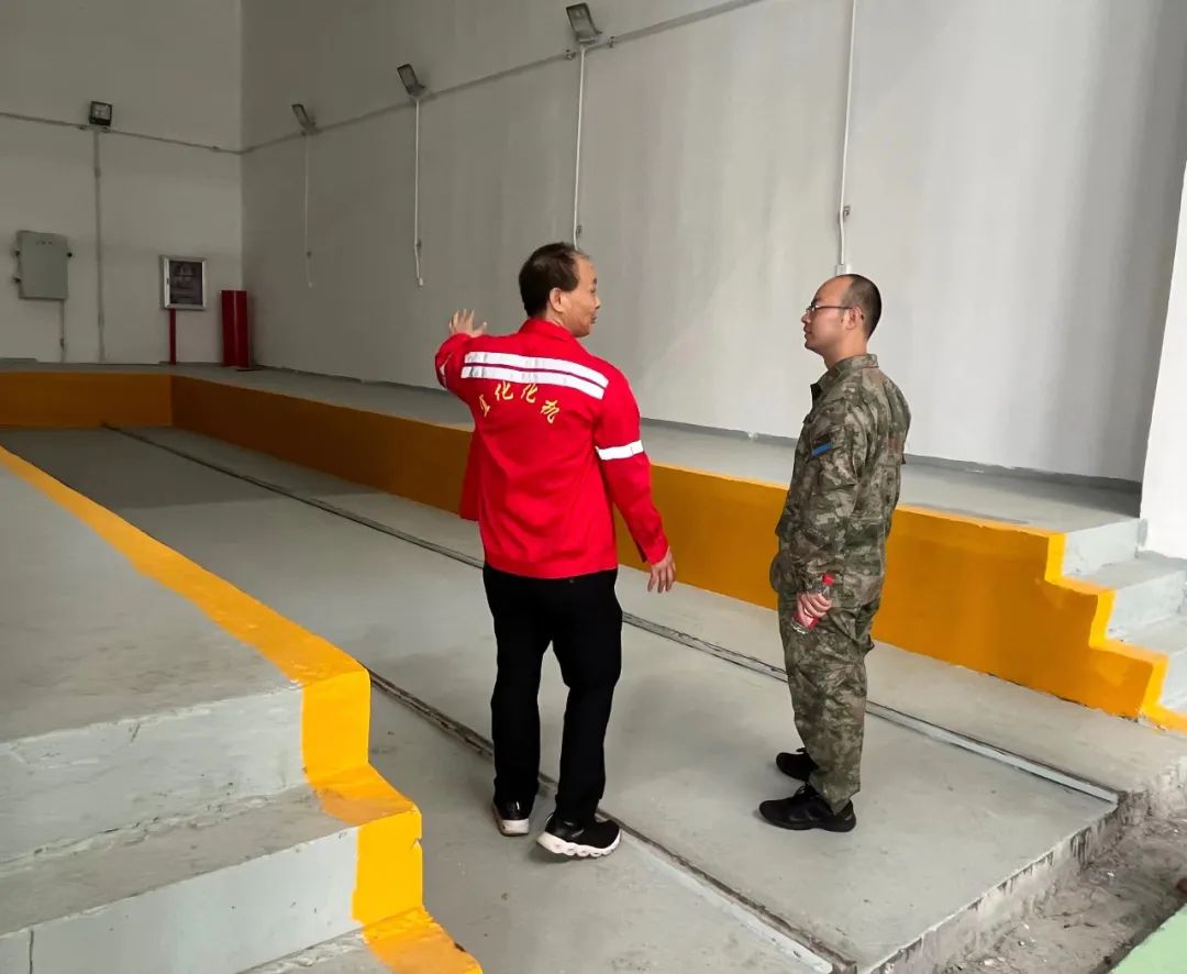 猇亭區(qū)人民武裝部監(jiān)察組一行到華興檢測進(jìn)行安全檢查督導(dǎo)(圖2) 圖片