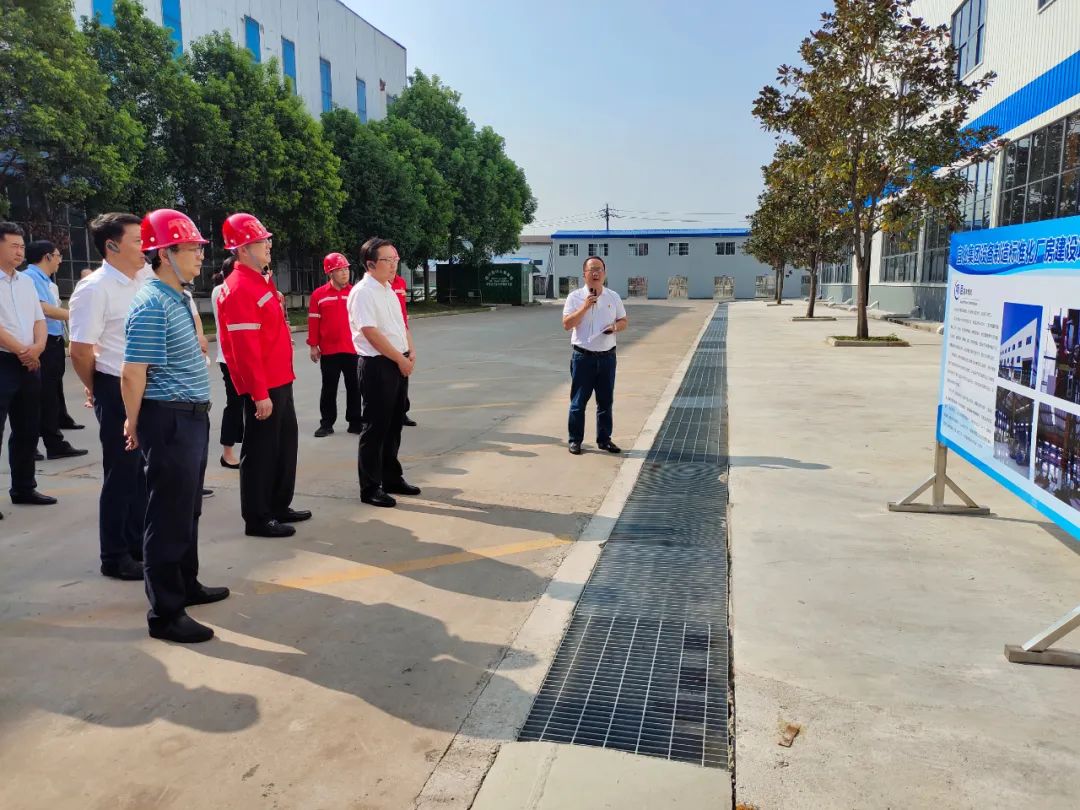 現(xiàn)場(chǎng)觀摩！猇亭區(qū)二季度項(xiàng)目拉練活動(dòng)走進(jìn)化機(jī)公司設(shè)備制造標(biāo)準(zhǔn)化廠房建設(shè)項(xiàng)目