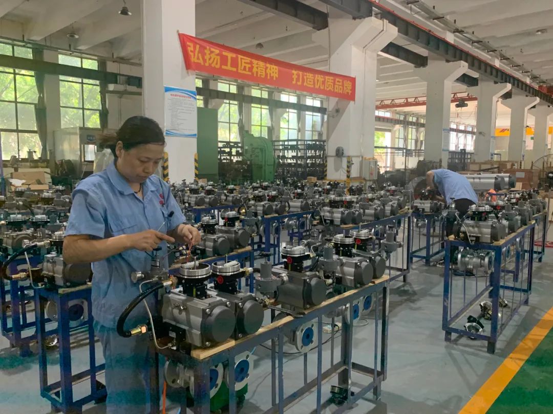 重慶南儀:搶抓時間齊奮戰(zhàn) 團結(jié)一心促發(fā)展(圖1) 圖片