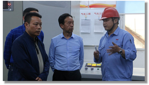 工傷保險(xiǎn)走進(jìn)扶貧車(chē)間 保障職工合法權(quán)益(圖2) 工傷保險(xiǎn)走進(jìn)扶貧車(chē)間 保障職工合法權(quán)益(圖2)