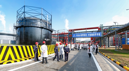 全省?；菲髽I(yè)安全設(shè)計診斷復(fù)核現(xiàn)場會代表參觀宜化太平洋熱電公司(圖4)