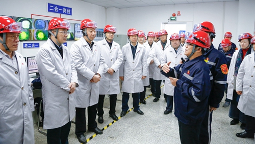 全省?；菲髽I(yè)安全設(shè)計診斷復(fù)核現(xiàn)場會代表參觀宜化太平洋熱電公司(圖5)