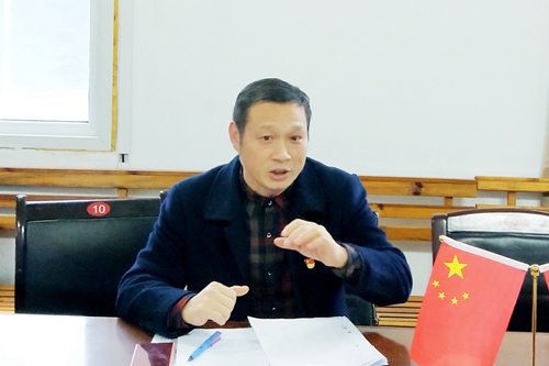 向宇飛列席指導(dǎo)股份公司氯堿黨支部“不忘初心、牢記使命”專題組織生活會(huì)(圖2)