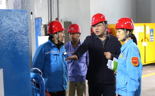 宜昌市國資委黨委委員、副主任曹紅國到股份公司開展主題教育調(diào)研(圖1)