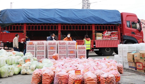 情義無價！山西蘭花公司采購一批生活物資馳援宜化(圖2)