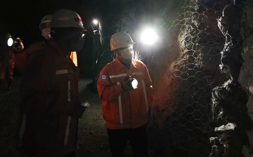 王大真檢查礦業(yè)公司杉樹(shù)埡礦疫情防控和復(fù)工復(fù)產(chǎn)工作(圖2) 王大真檢查礦業(yè)公司杉樹(shù)埡礦疫情防控和復(fù)工復(fù)產(chǎn)工作(圖2)