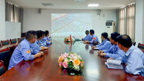 向抗疫英雄致敬！宜化集團(tuán)組織收看全國(guó)抗擊新冠肺炎疫情表彰大會(huì)(圖3)