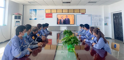 向抗疫英雄致敬！宜化集團(tuán)組織收看全國(guó)抗擊新冠肺炎疫情表彰大會(huì)(圖5)