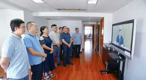 向抗疫英雄致敬！宜化集團(tuán)組織收看全國(guó)抗擊新冠肺炎疫情表彰大會(huì)(圖15)