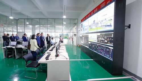 湖北省應(yīng)急管理廳黨委副書(shū)記、副廳長(zhǎng)楊愛(ài)東到宜化實(shí)訓(xùn)基地現(xiàn)場(chǎng)調(diào)研(圖1)