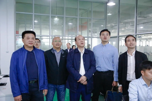 湖北省應(yīng)急管理廳黨委副書(shū)記、副廳長(zhǎng)楊愛(ài)東到宜化實(shí)訓(xùn)基地現(xiàn)場(chǎng)調(diào)研(圖2)