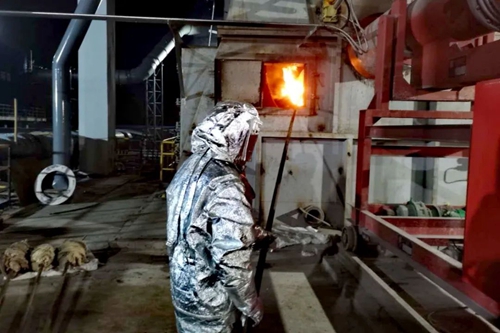 祝賀！青海宜化回轉(zhuǎn)窯一次性點火成功！(圖1)