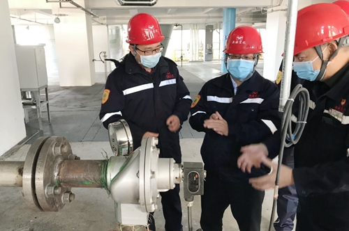 王大真到新疆宜化、新疆宜化礦業(yè)走訪慰問(wèn)干部職工(圖2)