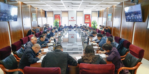 集團(tuán)效益分析會(huì)強(qiáng)調(diào):再動(dòng)員再鼓勁 努力交上圓滿(mǎn)答卷(圖1) 集團(tuán)效益分析會(huì)強(qiáng)調(diào):再動(dòng)員再鼓勁 努力交上圓滿(mǎn)答卷(圖1)