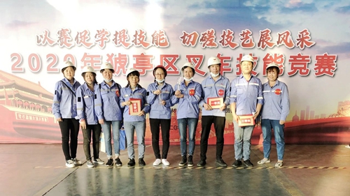 宜昌市猇亭區(qū)總工會組織叉車技能競賽，股份公司多名選手獲得榮譽(圖1)