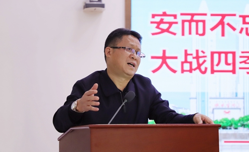 王大真到松滋肥業(yè)、楚星公司、新材料公司和股份公司現(xiàn)場調(diào)研(圖5)