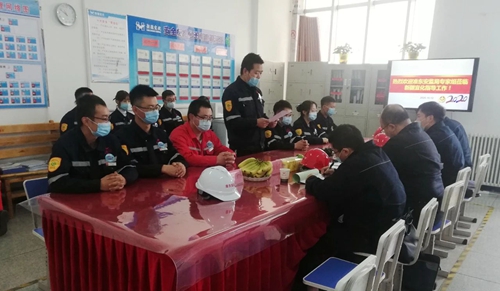 新疆宜化氯堿分廠氯乙烯三班、合成二班榮獲準(zhǔn)東開發(fā)區(qū)安全標(biāo)準(zhǔn)化示范班組稱號(圖4)