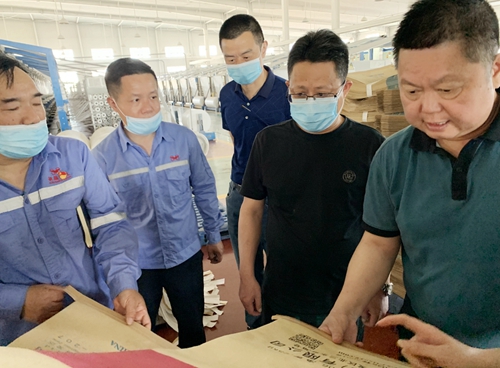 王大真一行到新疆宜化調(diào)研指導(dǎo)(圖1) 王大真一行到新疆宜化調(diào)研指導(dǎo)(圖1)