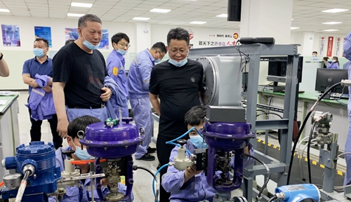 王大真一行到新疆宜化調(diào)研指導(dǎo)(圖4) 王大真一行到新疆宜化調(diào)研指導(dǎo)(圖4)