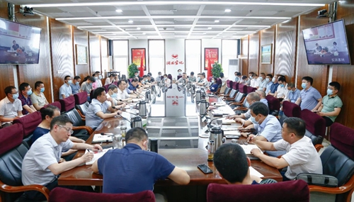 集團(tuán)召開(kāi)5月份效益分析總結(jié)會(huì)(圖1) 集團(tuán)召開(kāi)5月份效益分析總結(jié)會(huì)(圖1)