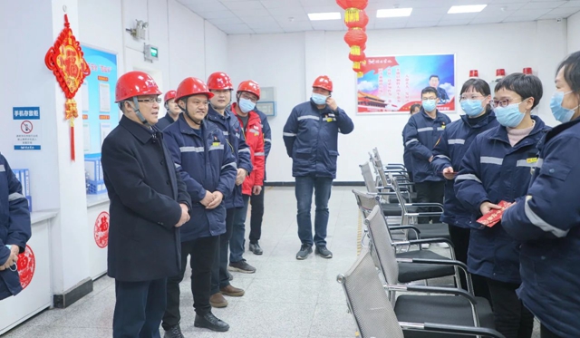 大年初一，王大真到田家河新項(xiàng)目和分子公司走訪慰問(圖6)