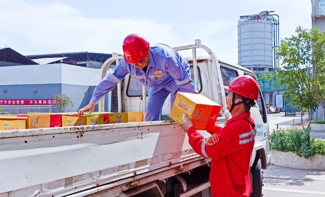 高溫送清涼！情系一線沁人心