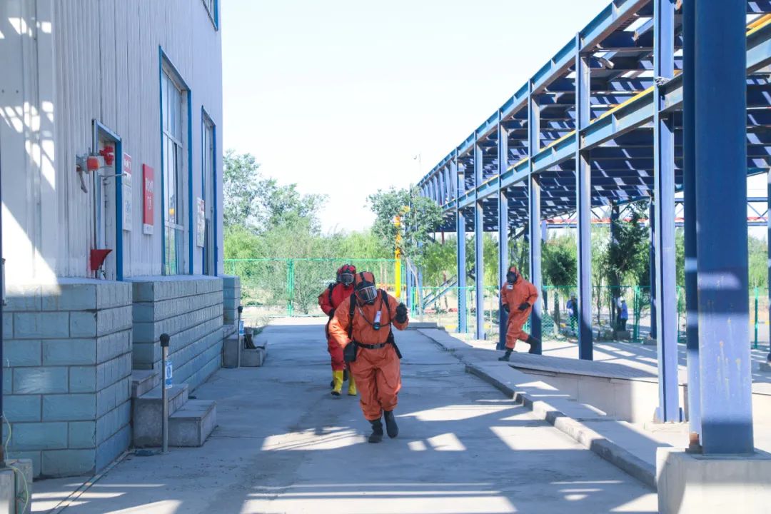 【安全生產(chǎn)月】防患未然！聯(lián)化公司開展?；沸孤┦鹿蕬?yīng)急救援演練