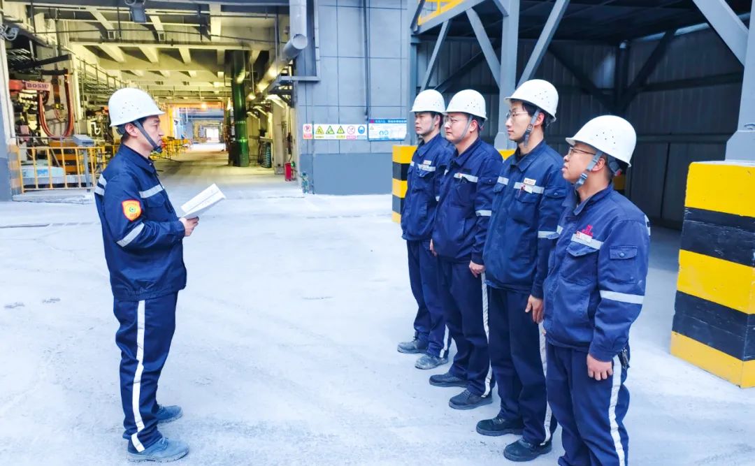 新疆宜化電石車間二一班：強(qiáng)化班組建設(shè)，筑牢基層基石(圖4)