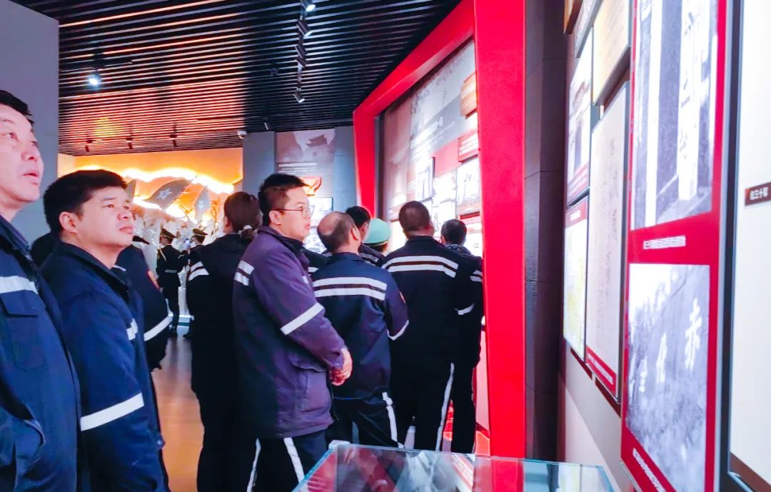 青海片區(qū)公司：緬懷先輩祭英烈，踔厲奮發(fā)譜新篇(圖5)