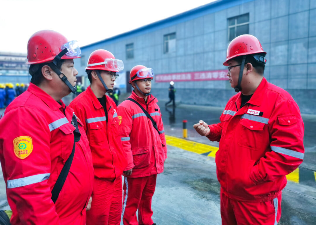 新疆宜化：直擊大修一線，看他們奮戰(zhàn)的身影(圖8)