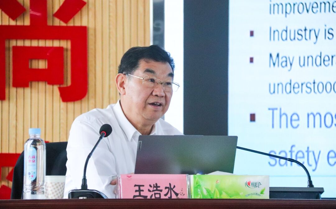 集團(tuán)開展黨委理論學(xué)習(xí)中心組集中學(xué)習(xí)暨第三期“宜化大講堂”(圖3) 集團(tuán)開展黨委理論學(xué)習(xí)中心組集中學(xué)習(xí)暨第三期“宜化大講堂”(圖3)