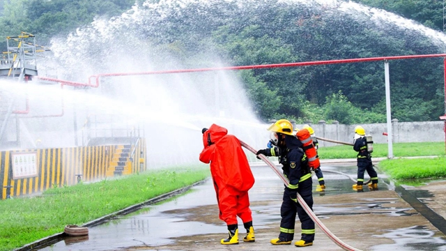 【安全生產(chǎn)月】應(yīng)急演練關(guān)鍵在練！楚星公司、松滋肥業(yè)分別開(kāi)展應(yīng)急救援演練(圖1)