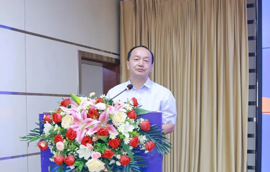 增值引領共贏疆來！2024宜化宜冠滴品牌戰(zhàn)略發(fā)布會在新疆輪臺縣成功舉行(圖3)