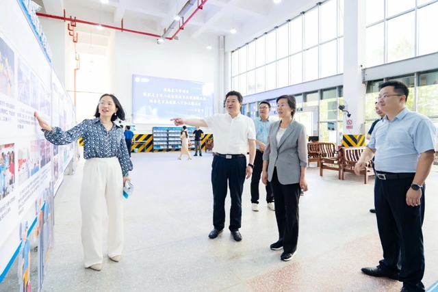 湖北省人社廳黨組書記、廳長(zhǎng)李述永到宜化實(shí)訓(xùn)基地調(diào)研(圖1)