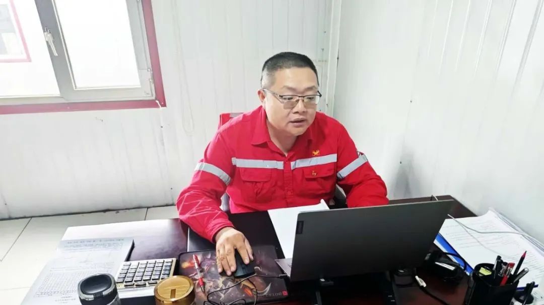 【先進榜樣】優(yōu)秀共產(chǎn)黨員邢玉林:立足崗位 用業(yè)績踐行初心和使命(圖4) 【先進榜樣】優(yōu)秀共產(chǎn)黨員邢玉林:立足崗位 用業(yè)績踐行初心和使命(圖4)