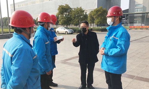 王大真到股份公司、楚星公司和松滋肥業(yè)現(xiàn)場(chǎng)檢查疫情防控及安全生產(chǎn)情況