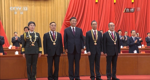 向抗疫英雄致敬！宜化集團(tuán)組織收看全國抗擊新冠肺炎疫情表彰大會(huì)