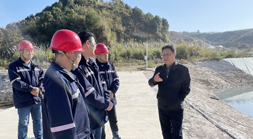 王大真到松滋肥業(yè)、楚星公司、股份公司和新項目現(xiàn)場調(diào)研
