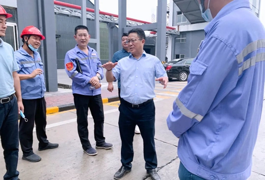 王大真一行到股份公司、化機公司現場辦公