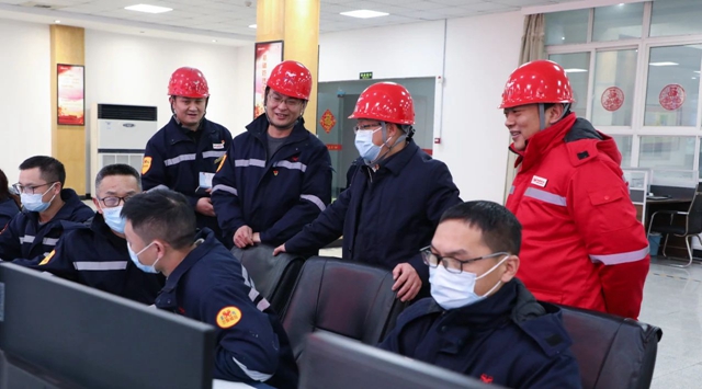 王大真除夕當(dāng)天到松滋肥業(yè)、楚星公司和研發(fā)中心走訪慰問