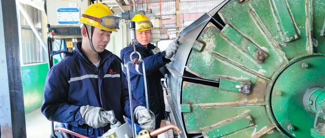 青海宜化電石分廠電極殼班：加強(qiáng)標(biāo)準(zhǔn)化建設(shè)，保障電石爐長(zhǎng)周期穩(wěn)定運(yùn)行