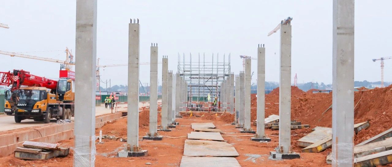 工程建設(shè)跑出加速度！磷化工項(xiàng)目預(yù)制管廊開始安裝