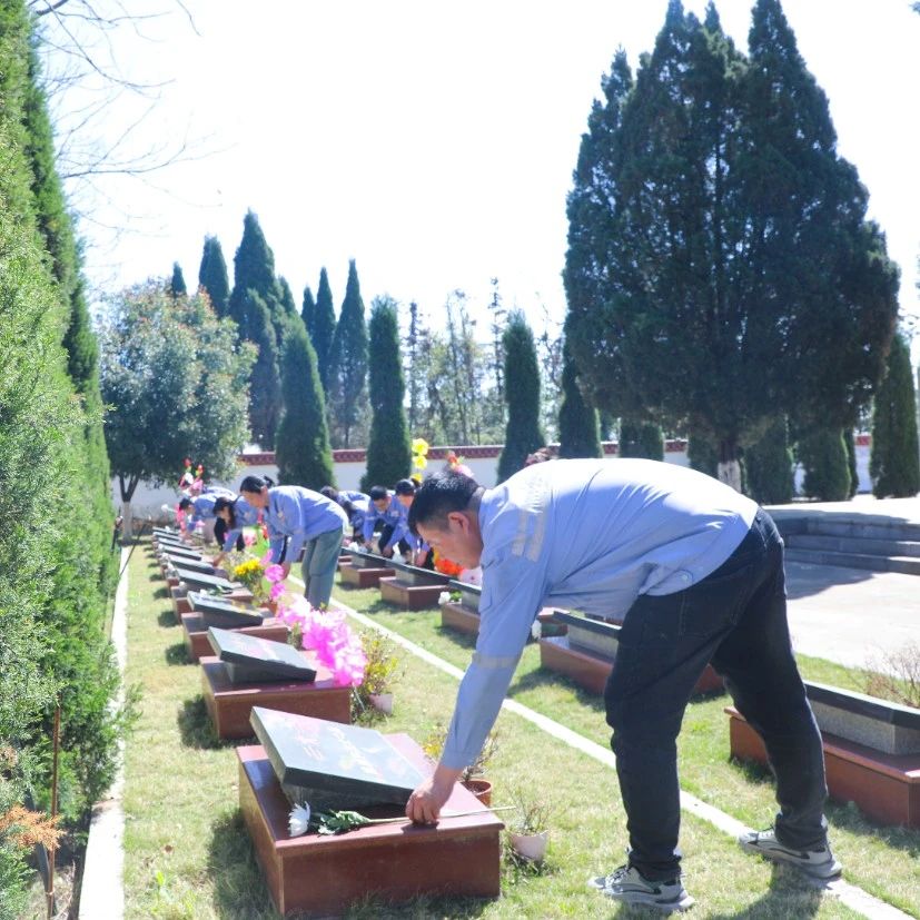 傳承紅色基因賡續(xù)紅色血脈！松滋肥業(yè)開展清明祭英烈主題黨日活動