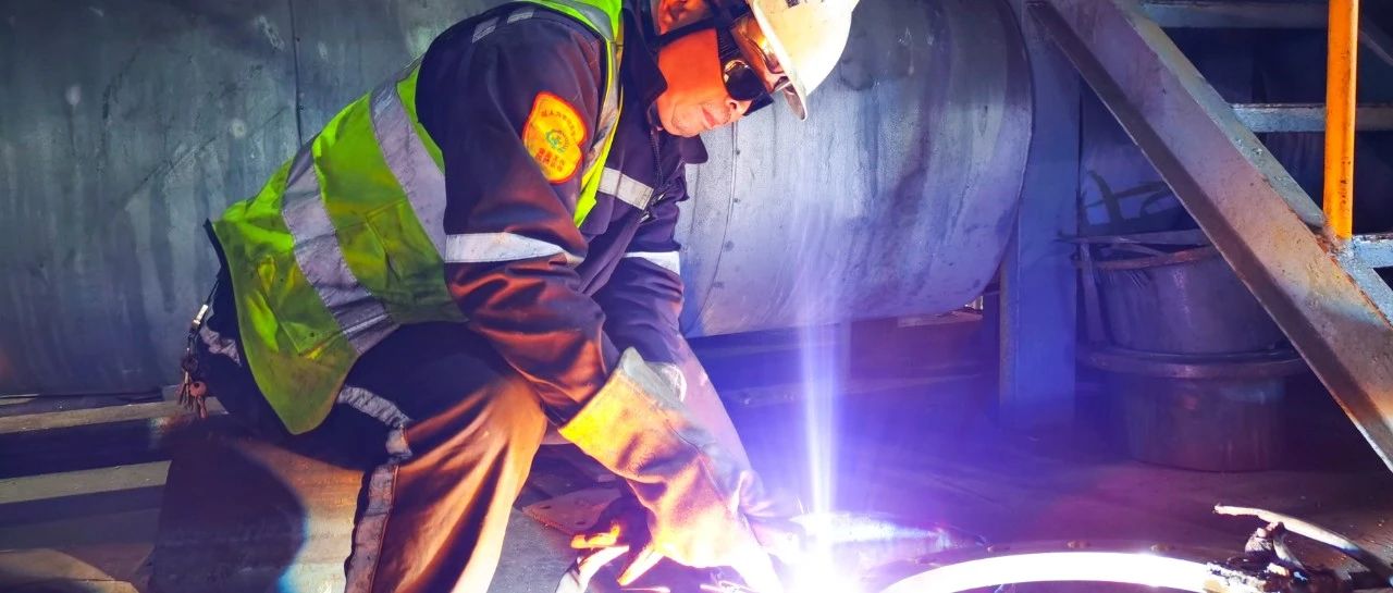 新疆宜化：直擊大修一線，看他們奮戰(zhàn)的身影