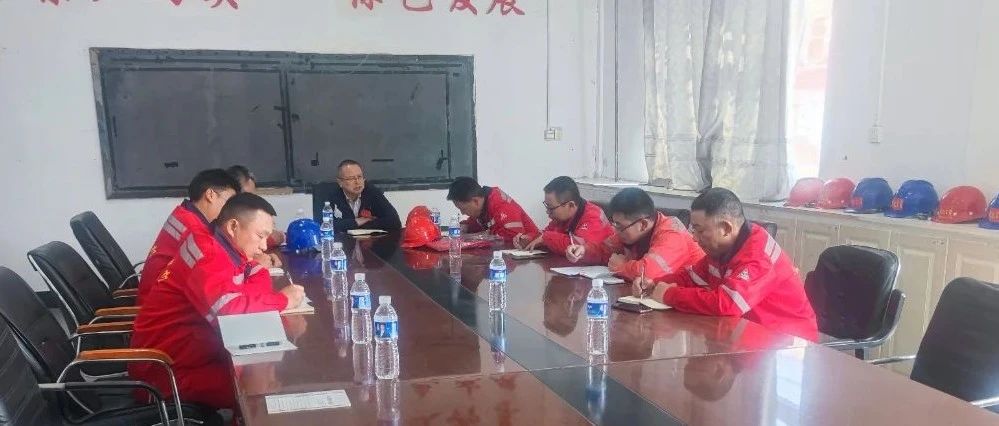 化機(jī)公司黨委書記、董事長、總經(jīng)理楊中澤到內(nèi)蒙宜化項目現(xiàn)場辦公